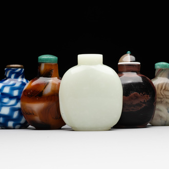 Five Chinese glass snuff bottles, 19/20th C.