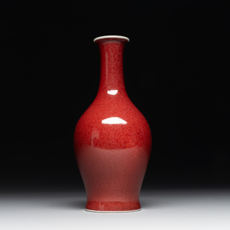 A Chinese monochrome copper-red-glazed vase, Xuande mark, 18/19th C.