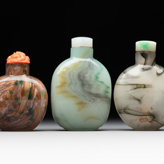 Three Chinese swirled glass snuff bottles, Qing