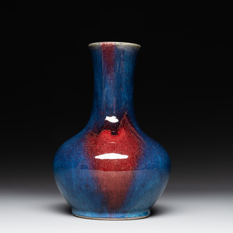 A Chinese flambé-glazed vase, 18/19th C.