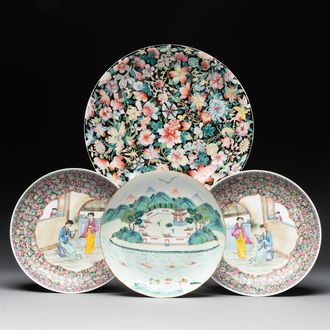 A Chinese famille rose 'mille fleur' dish, a famille verte plate and a pair of famille rose plates, Qianlong mark, 19/20th C.