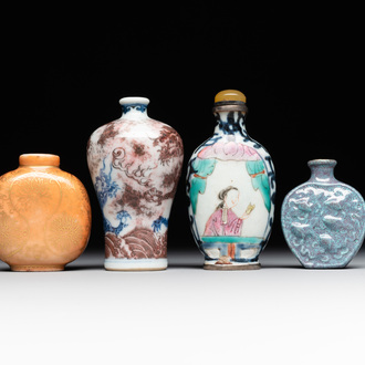 Four various Chinese porcelain snuff bottles, 19th C.