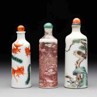 A Chinese copper-red 'dragon' snuff bottle and two famille verte snuff bottles, Gu Yue Xuan 古月軒 and Daoguang mark, 19th C.