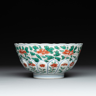 A Chinese famille verte bowl with floral design, Chenghua mark, Kangxi