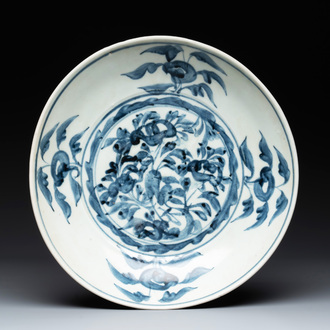 A Chinese blue and white Swatow dish with floral design, Ming