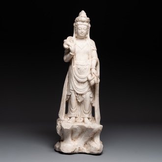 A Chinese white marble sculpture of Guanyin, 19/20th C.