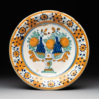 A polychrome Dutch maiolica 'fruit tazza' dish, 17th C.