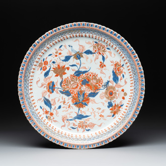 A Chinese Imari-style dish with floral design, Kangxi