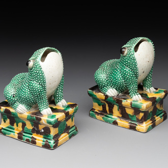 A pair of Chinese sancai-glazed toads, Kangxi