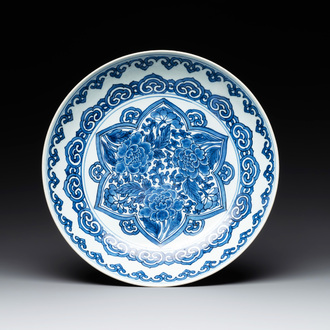 A Chinese blue and white 'peony' dish, Kangxi