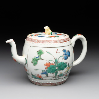 A Chinese famille verte drum-shaped 'lotus pond' teapot, Kangxi