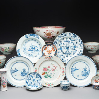 A collection of 22 Chinese blue, white, famille rose and Imari-style wares, 18th C.