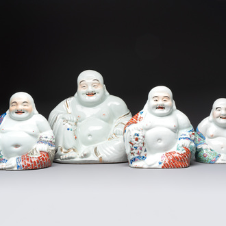 Four Chinese famille rose Milefo Buddhas, Wan Tongshun 萬同順 mark, 20th C.