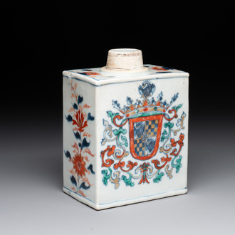 A Chinese verte-Imari tea caddy with the arms of Sampaio and Mello for the Portuguese market, Kangxi