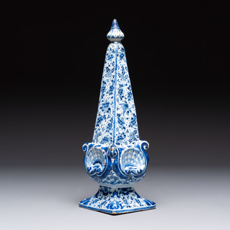 A blue and white Dutch Delft obelisk, late 17th C.