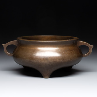 A Chinese bronze tripod censer, Jia Cang Zhen Bao 家藏珍寶 mark, 18th C.