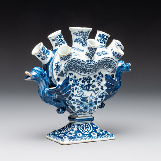 A blue and white Dutch Delft heart-shaped tulip vase, early 18th C.