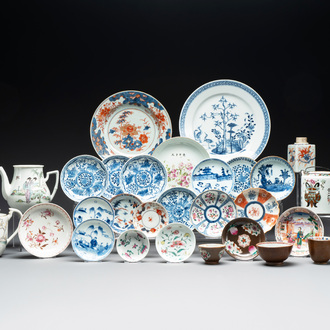 A collection of 29 Chinese blue, white, famille rose and Imari-style wares, 18th C. and later