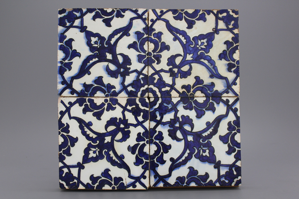 Panneau intact de 4 carreaux du D&ocirc;me du Rocher, Iznik ou Damas, env. 1600