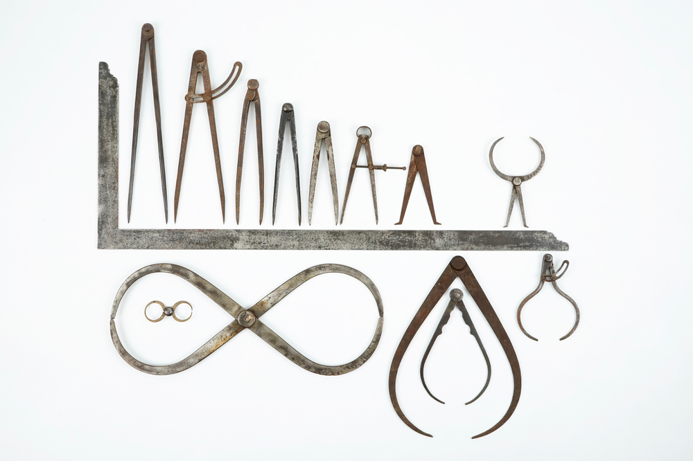 A set of wrought iron compasses and measuring tools, 18/19th C.