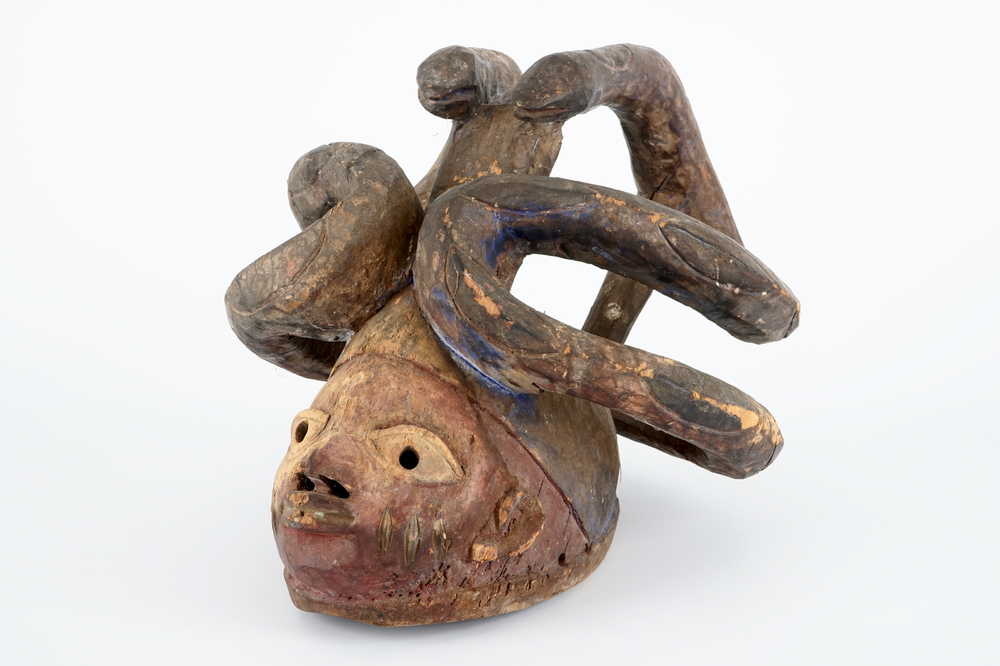 Een Afrikaans houten &quot;Gelede&quot; masker, Yoruba, Nigeria, 20e eeuw