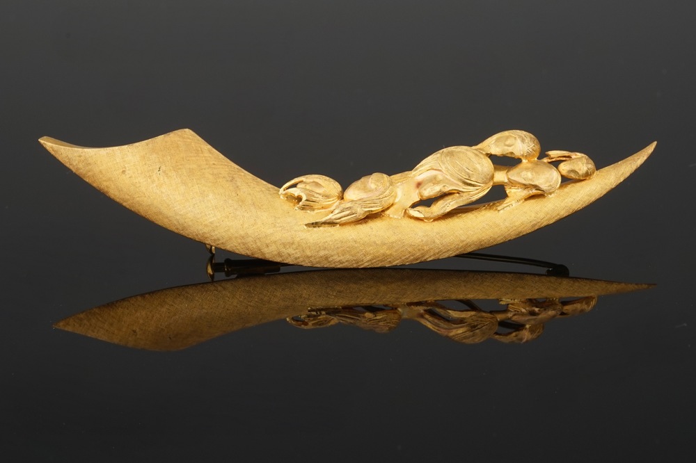 Charles Delporte (1928-2012), &quot;Offerande aan Brasilia&rdquo;, an 18-carat gold brooch