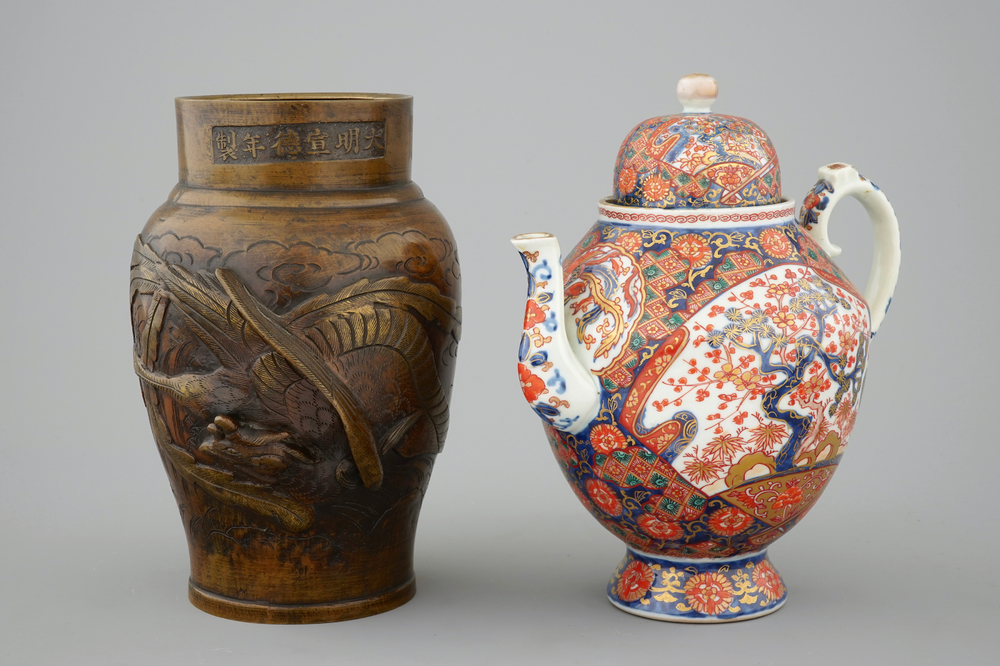 A large Imari teapot and a bronze vase decorated with birds, Japan, Meiji, 19th C.