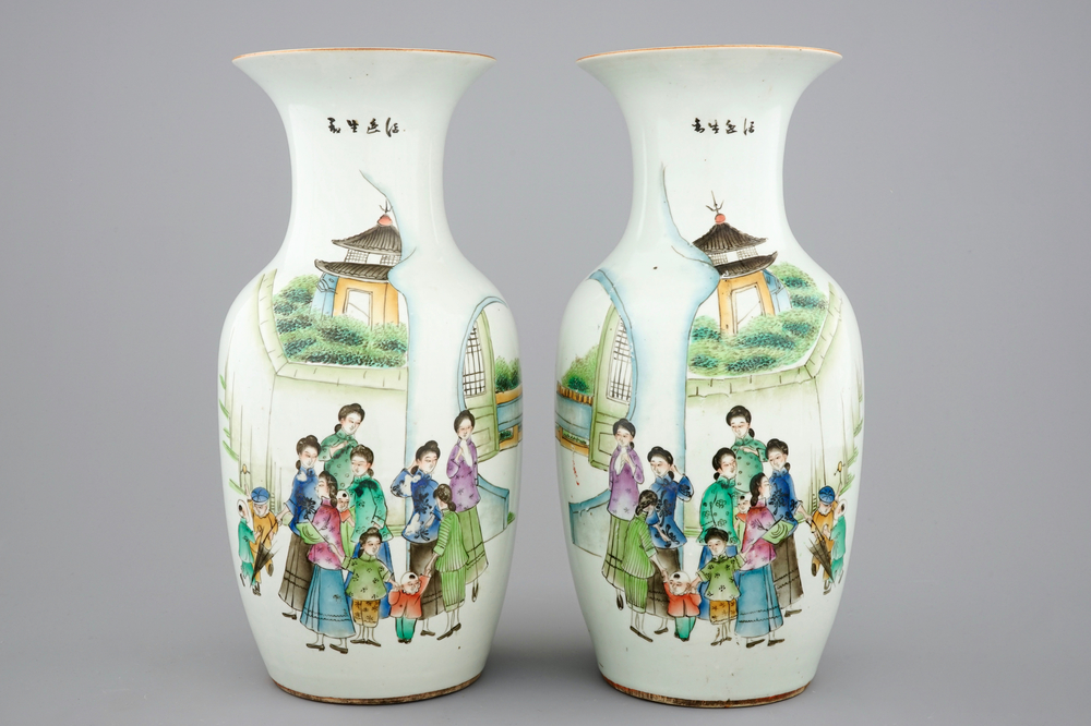 Une paire de vases en porcelaine de Chine famille rose &agrave; d&eacute;cor dit &quot;Shanghai&quot;, 19/20&egrave;me