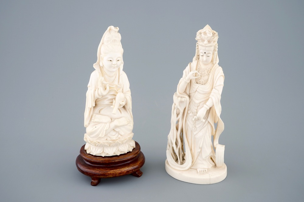 Twee Chinese ivoren figuren van Boddhisatva, ca. 1920