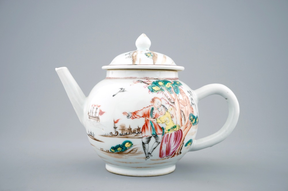 Een Chinese famille rose theepot met Europees decor van het &quot;Afscheid van de zeeman&quot;, Qianlong, 18e eeuw