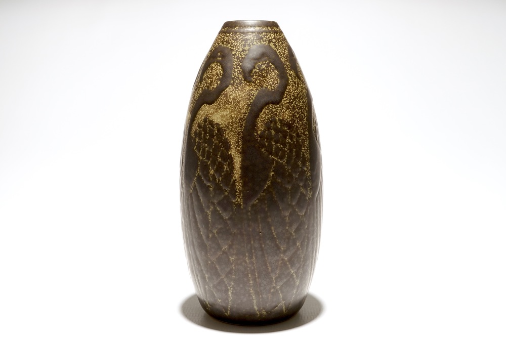 Un vase en gr&egrave;s aux flamants, Charles Catteau pour Boch Fr&egrave;res Keramis, ca. 1924