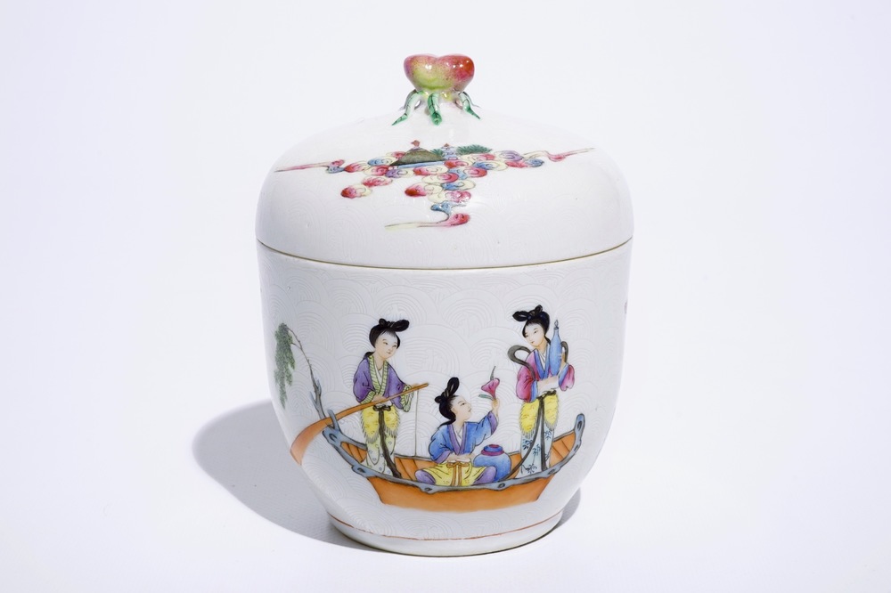 A fine Chinese famille rose on sgraffiato ground bowl and cover, Jiaqing mark, 19/20th C.