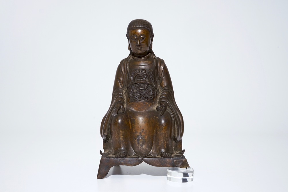Een Chinees bronzen beeld van Zhenwu, Ming