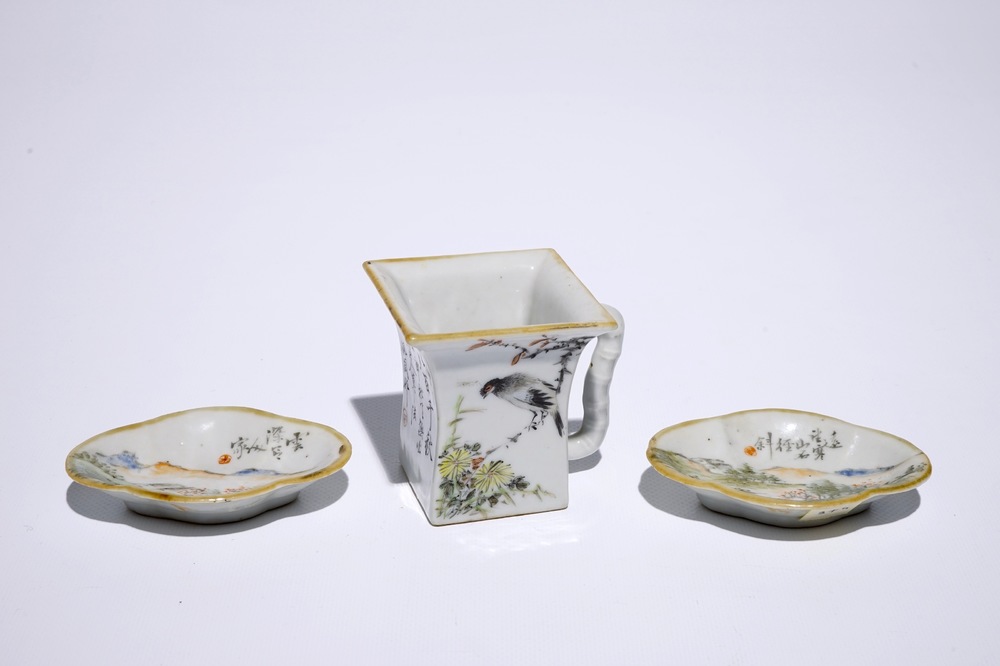 Une tasse &agrave; vin en porcelaine de Chine qianjiang cai et deux coupes ovales, 19/20&egrave;me