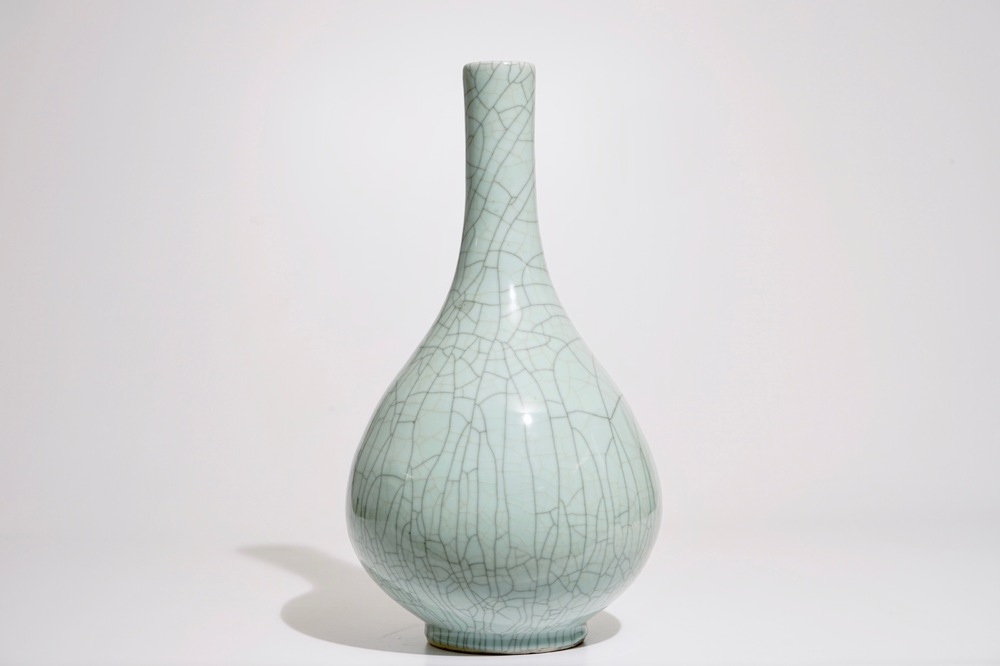 A Chinese monochrome celadon crackle glazed vase, 20th C.