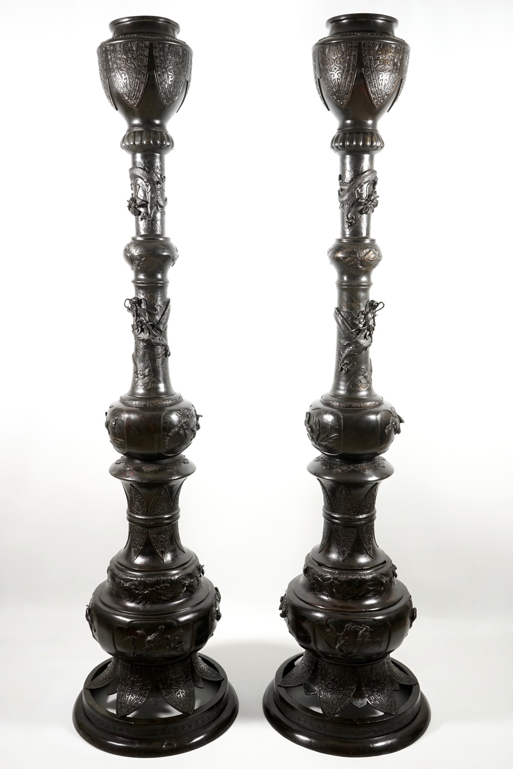 A pair of very tall Japanese bronze floor lamp columns, Meiji, 19th C.