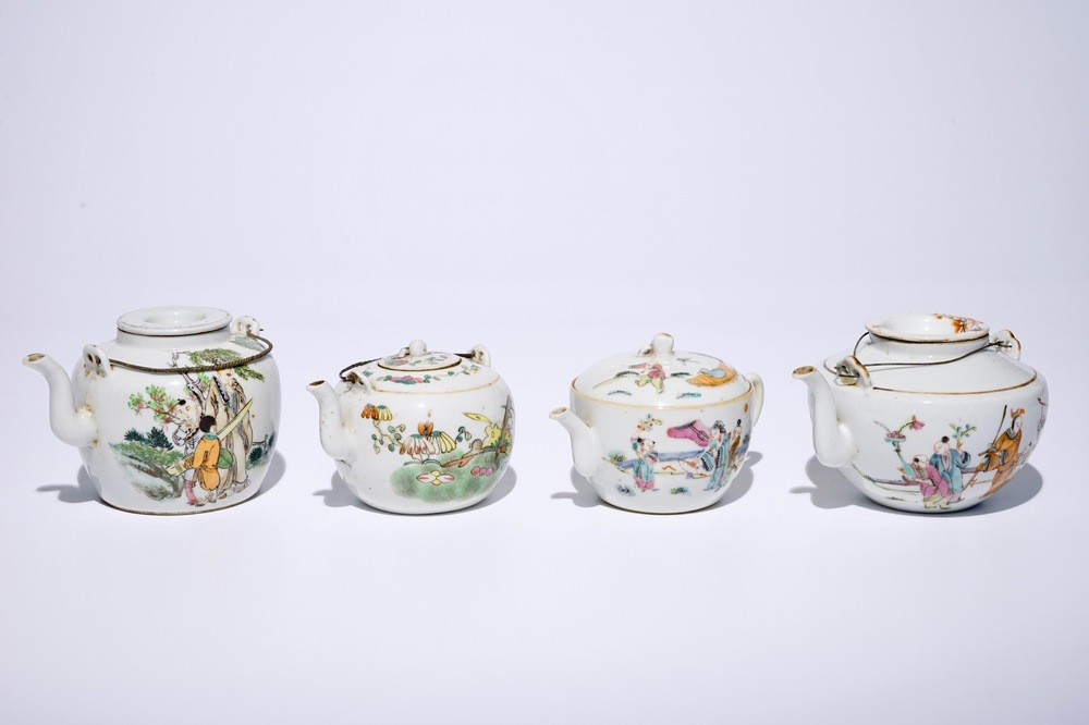 Quatre th&eacute;i&egrave;res en porcelaine de Chine famille rose, 19/20&egrave;me