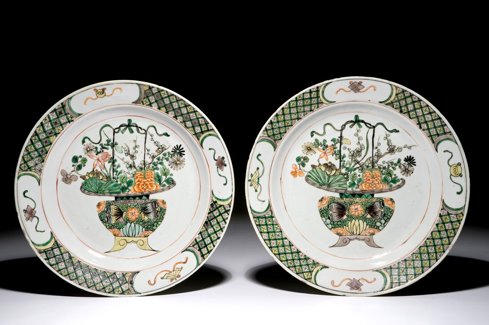 A pair of Chinese famille verte flower basket dishes, Kangxi