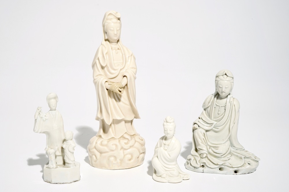 Quatre figures en porcelaine blanc de Chine de Dehua, Kangxi et post&eacute;rieur