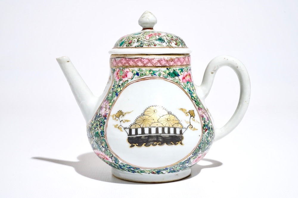 A Chinese famille rose teapot with grisaille and gilt medallions, Yongzheng