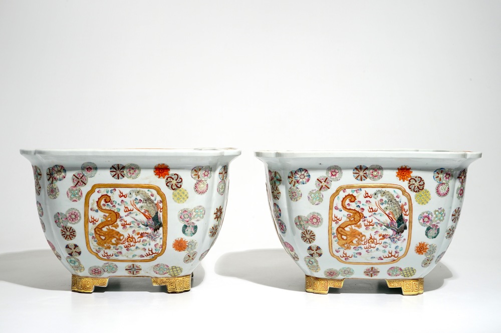 A pair of large Chinese famille rose jardinieres, 20th C.