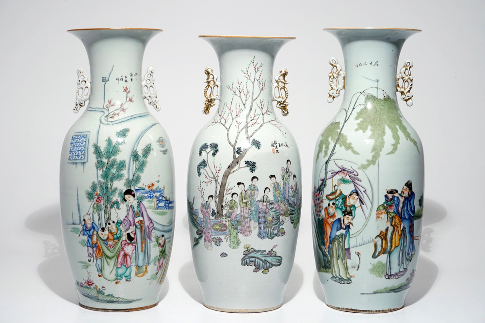 Trois grands vases en porcelaine de Chine famille rose, 19/20&egrave;me