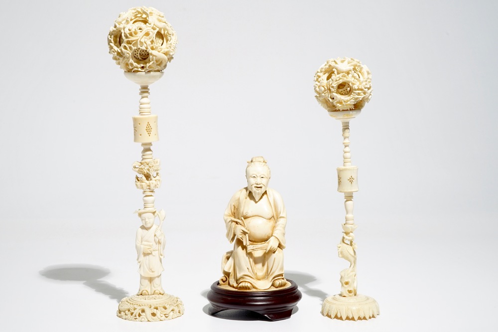 Deux boules de puzzle et une figure d'un sage en ivoire, Chine, 19&egrave;me