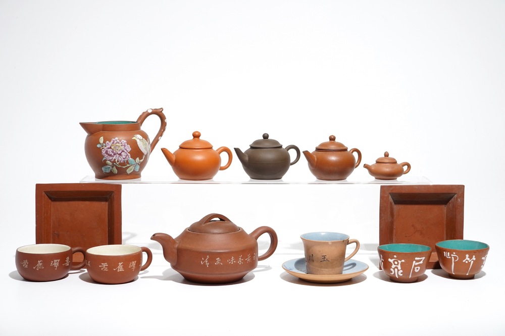 Een lot divers Chinees theegoed in Yixing steengoed, 19/20e eeuw