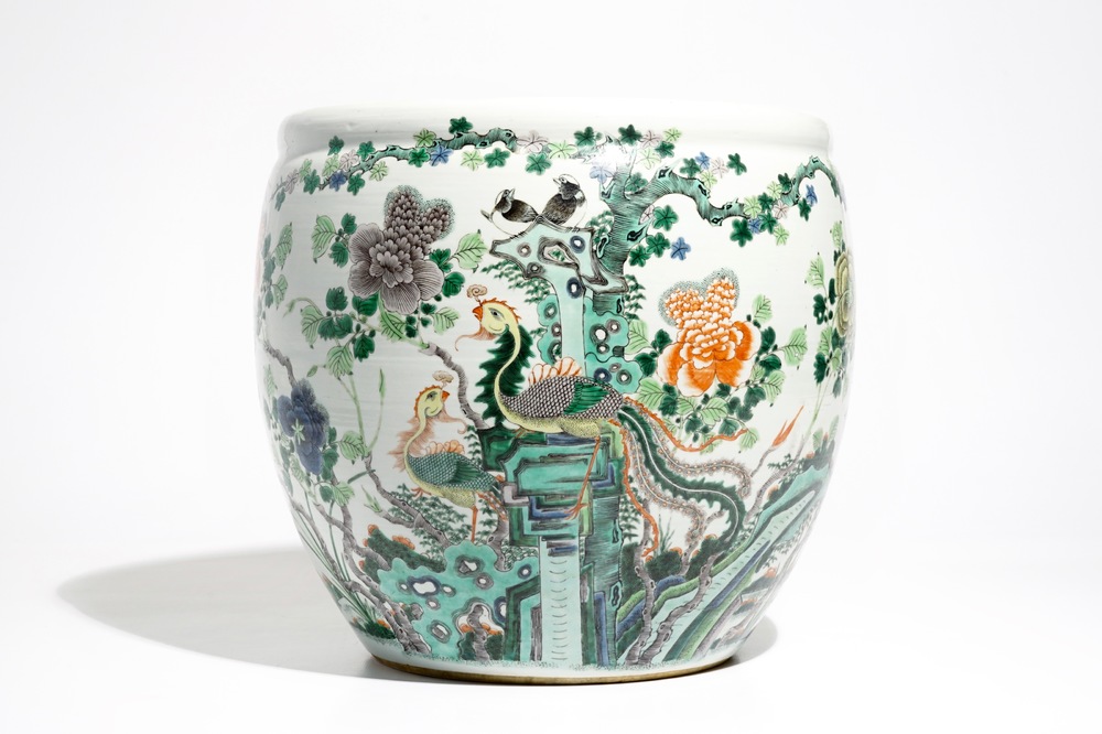 A Chinese famille verte fish bowl with a phoenix and mandarin ducks, 19th C.