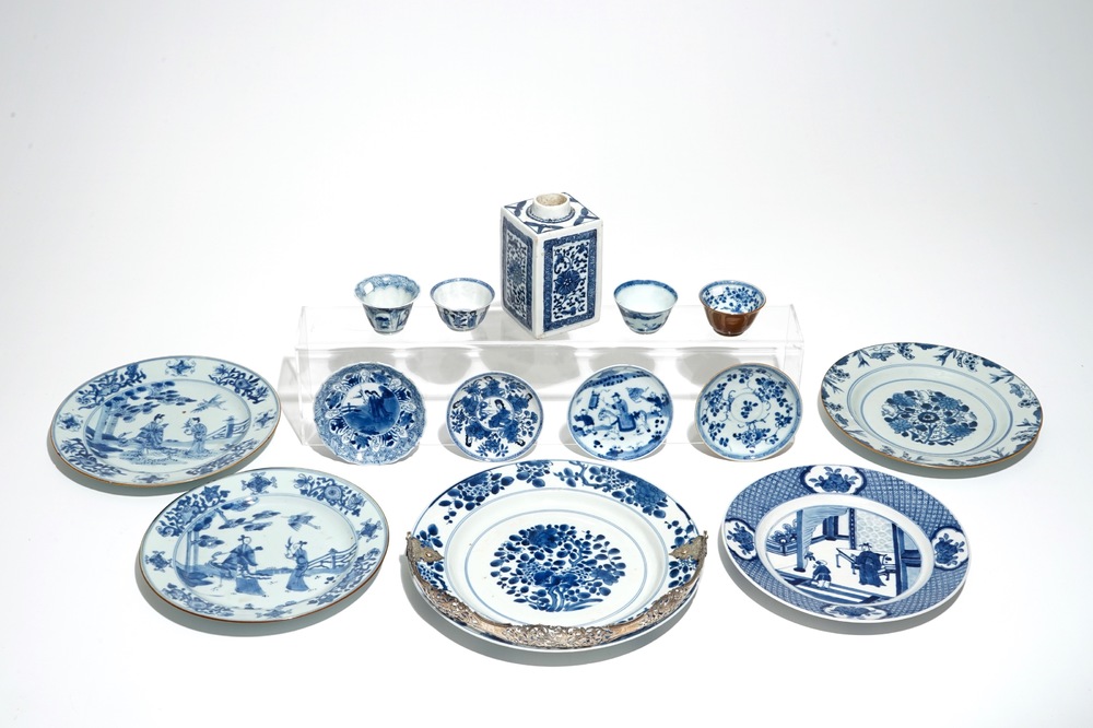 A Chinese blue and white square tea caddy, four cups and saucers and five plates, Kangxi and later
