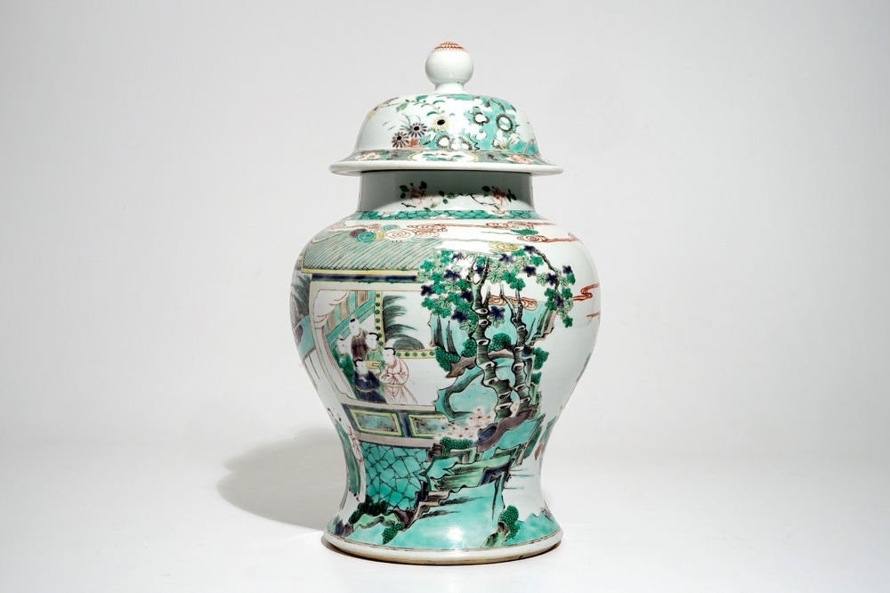 A Chinese Kangxi-style famille verte vase and cover, 19/20th C.