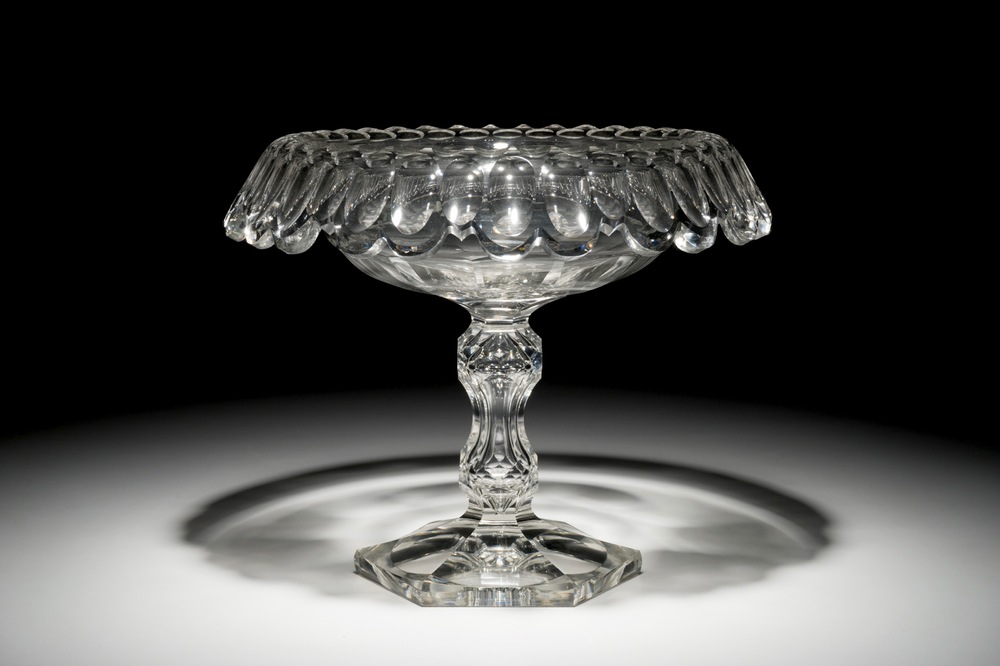 A Val Saint-Lambert crystal bowl on foot, 19th C.