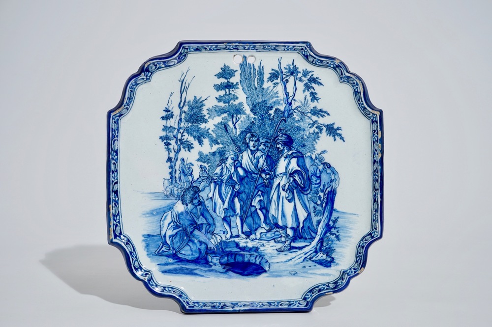 Une plaque en fa&iuml;ence de Delft bleu et blanc &agrave; d&eacute;cor religieux, 18&egrave;me