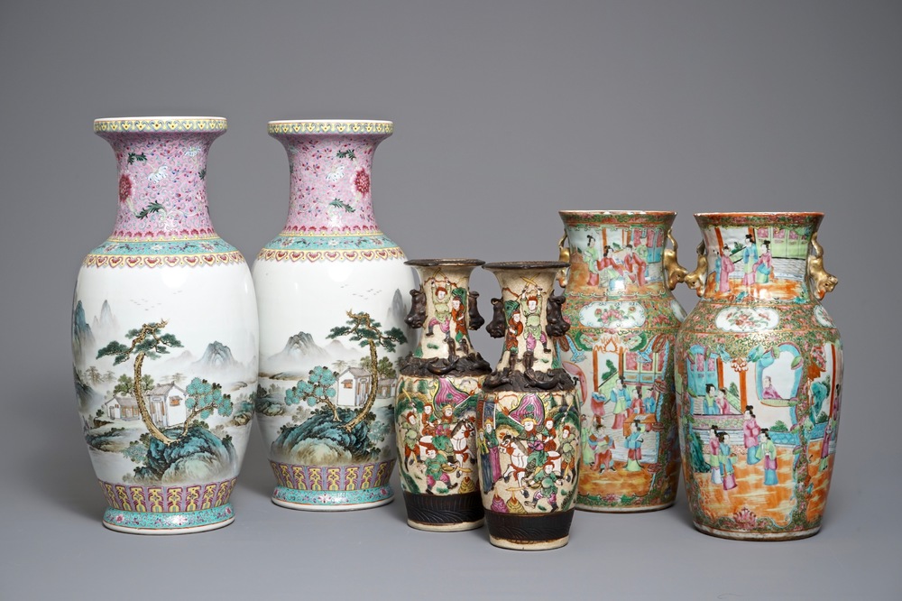 Three pairs of Chinese famille rose and verte vases, 19/20th C.